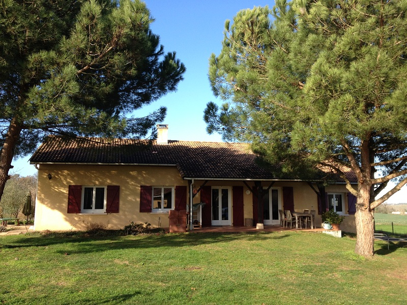 Situated in beautiful Lot et Garonne countryside close to the historic village of Lauzun