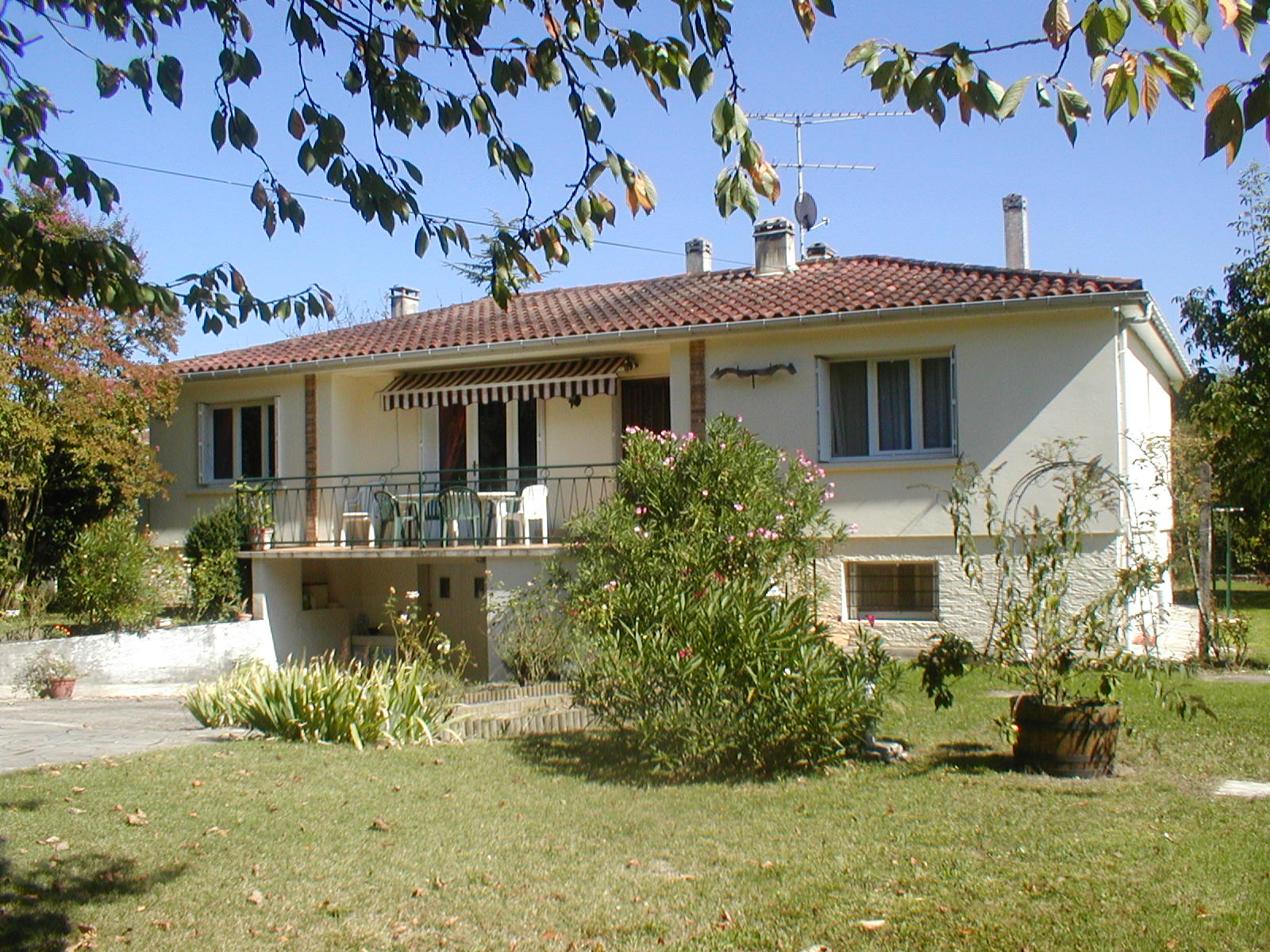 Beautiful property in the village of Lauzun