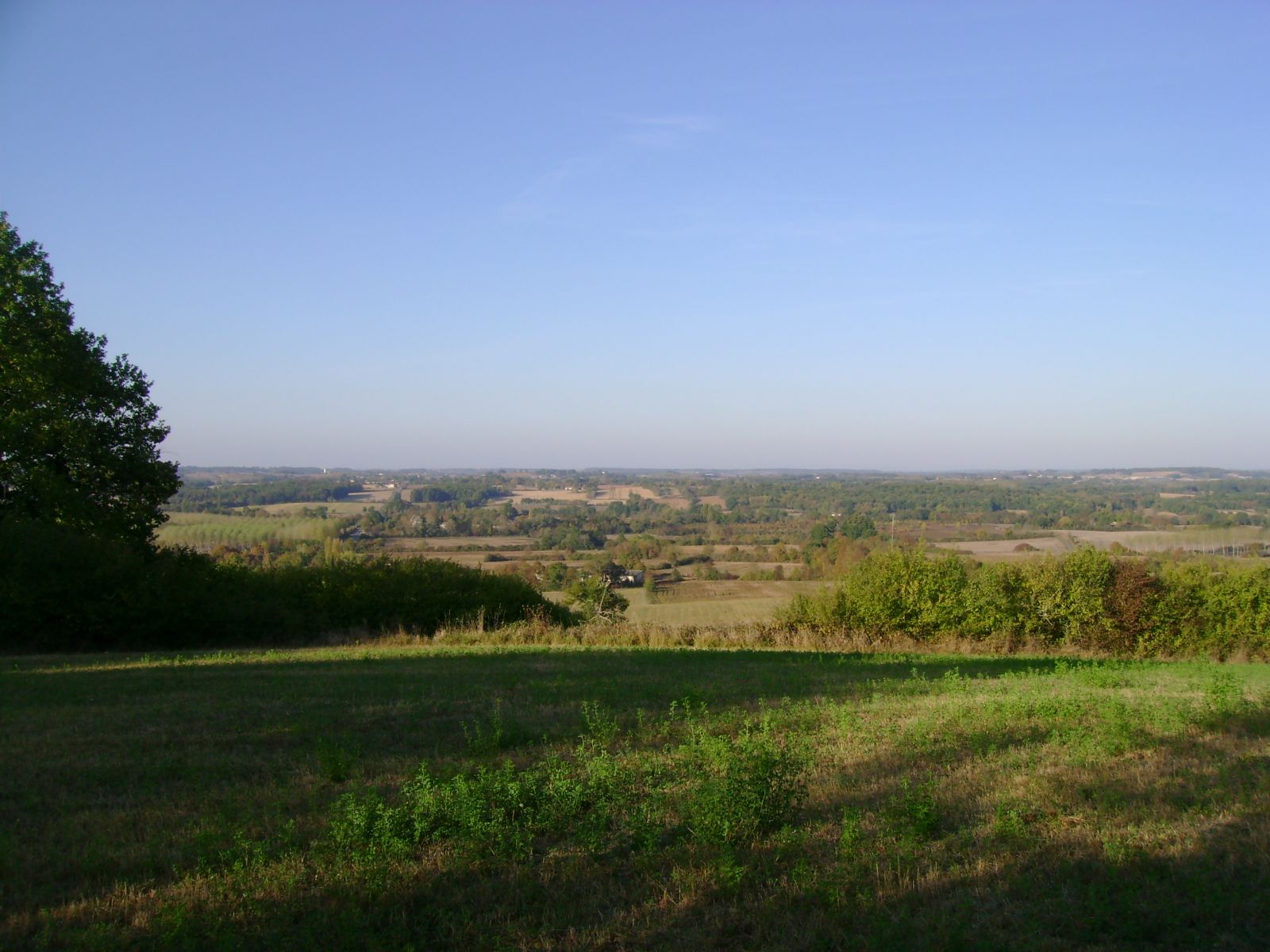 A beautiful building plot with stunning views just 20 minutes from Bergerac airport