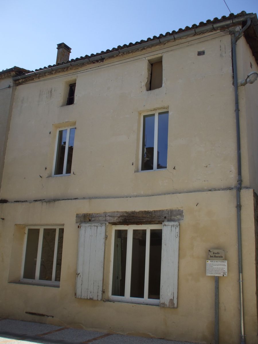 Conveniently situated french property close to the heart of a french market town with all its shops and restaurants.