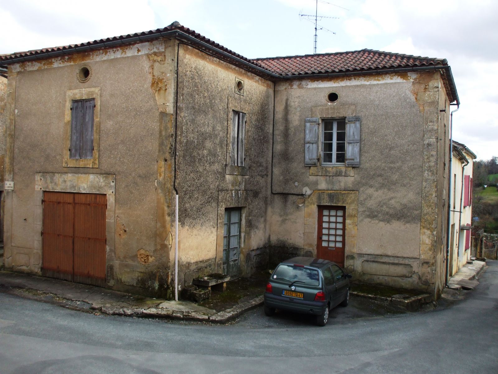 Stone built property for sale in the Dordogne