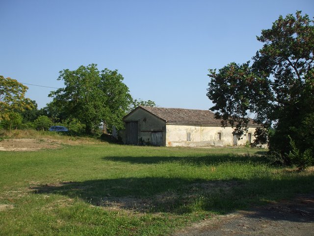 An interesting property offering large grounds withs tunning views in quiet Lot et Garonne countryside