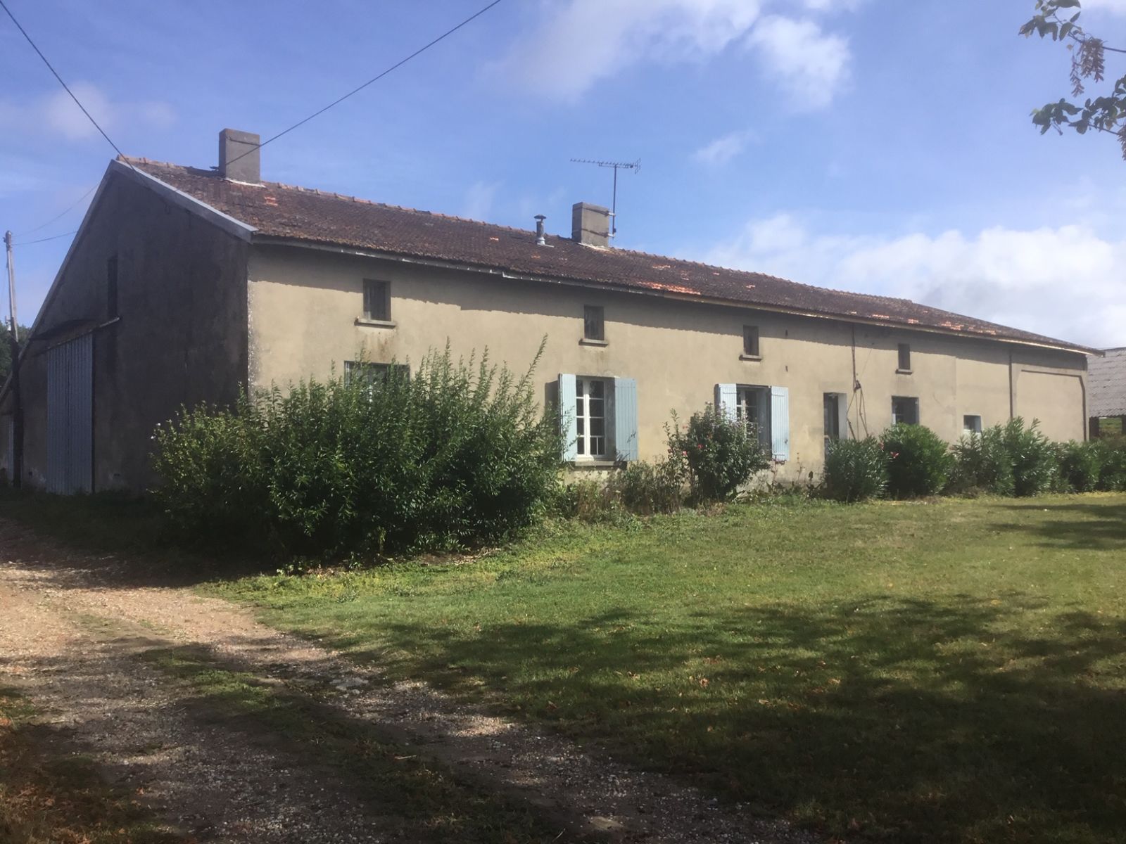 An interesting stone farmhouse in quiet Lot et Garonne countryside with views.