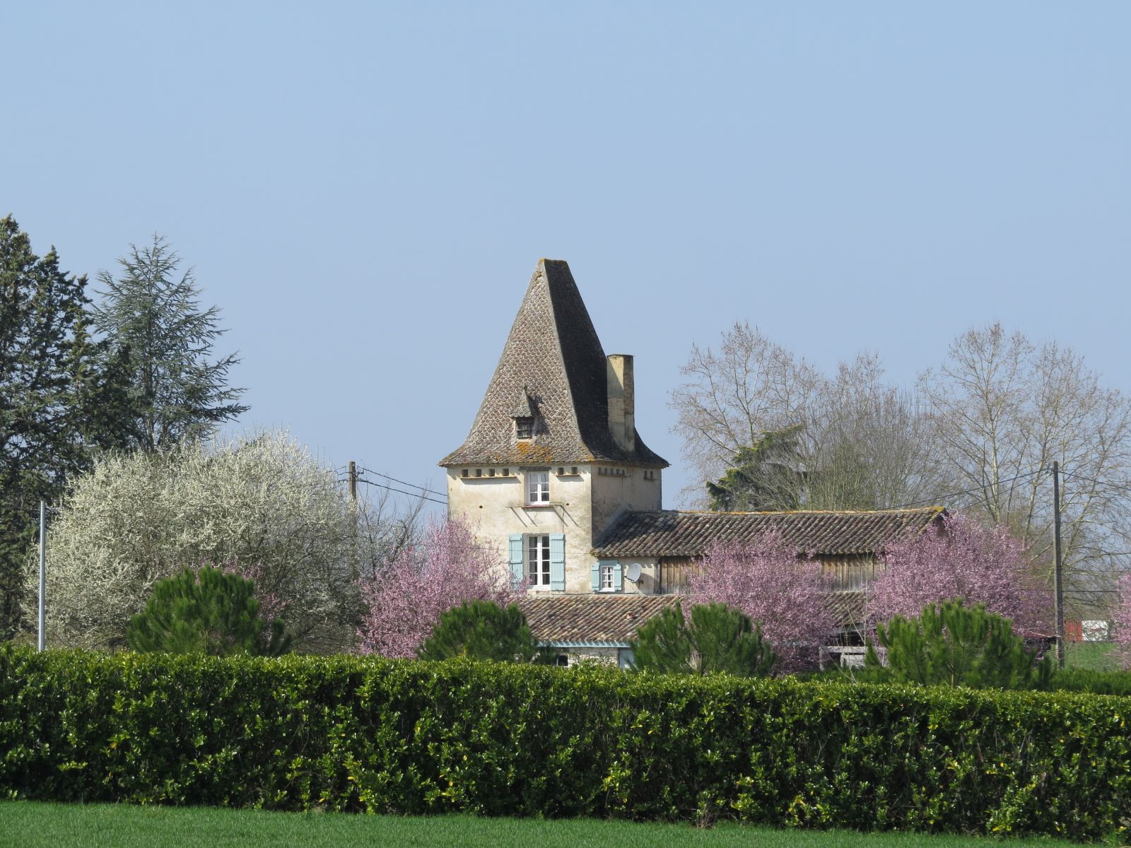 An interesting property offering large grounds in quiet Lot et Garonne countryside