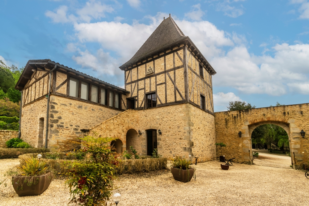 An interesting property offering large grounds in quiet Lot et Garonne countryside