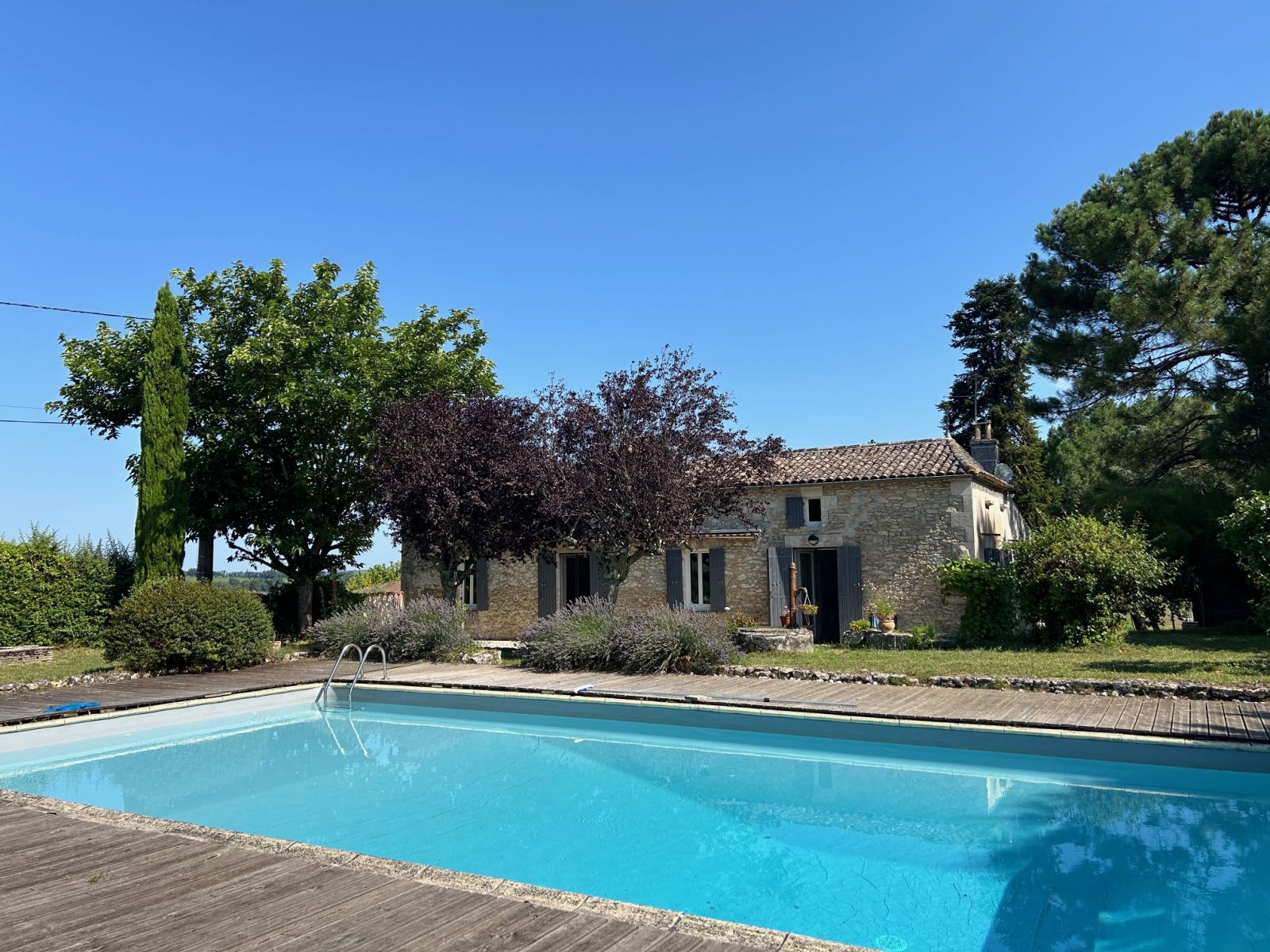 An interesting property offering large grounds in quiet Lot et Garonne countryside